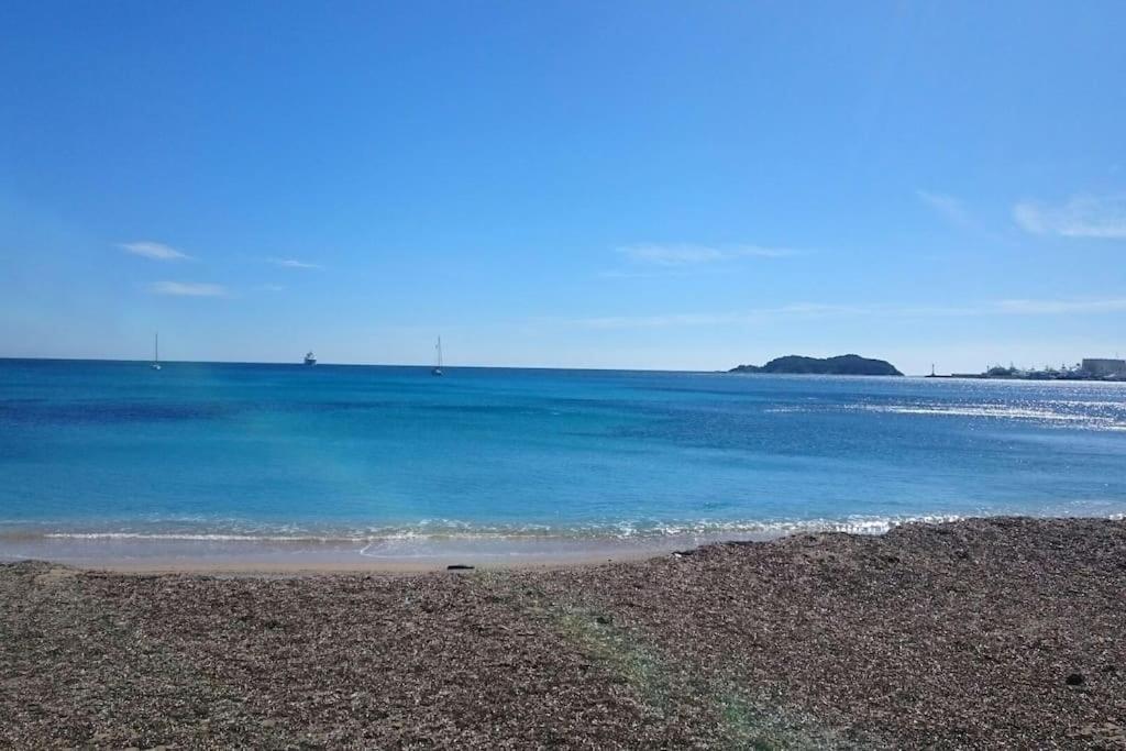 T3 Sur La Plage Vue Feerique Mer,Wifi, Parking Inclus , Clim La Ciotat Eksteriør billede