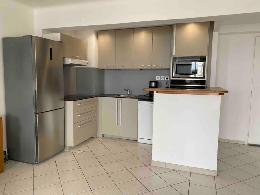 T3 Sur La Plage Vue Feerique Mer,Wifi, Parking Inclus , Clim La Ciotat Eksteriør billede