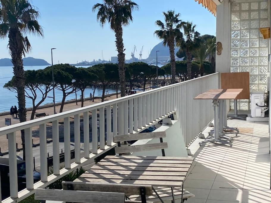 T3 Sur La Plage Vue Feerique Mer,Wifi, Parking Inclus , Clim La Ciotat Eksteriør billede
