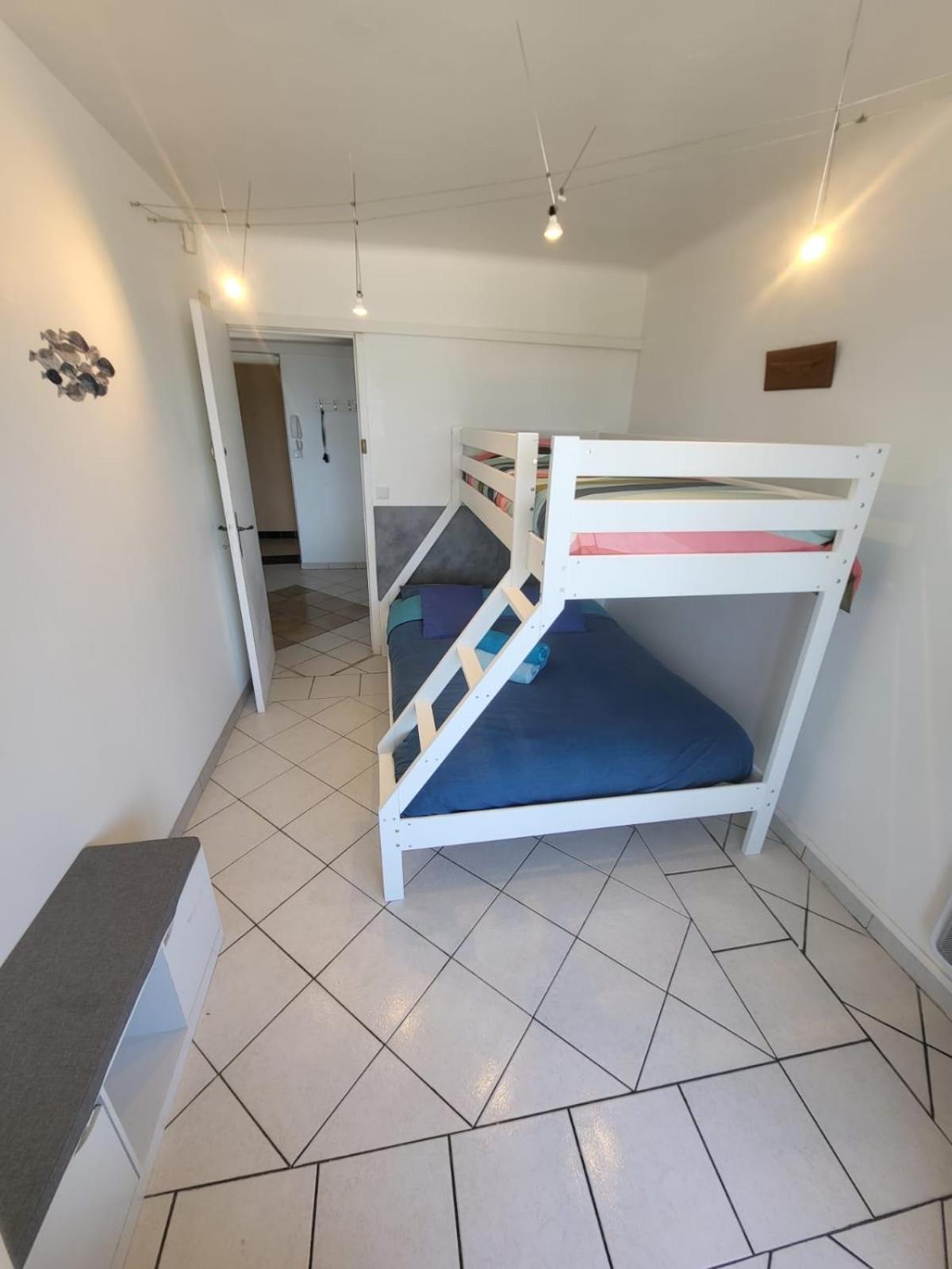 T3 Sur La Plage Vue Feerique Mer,Wifi, Parking Inclus , Clim La Ciotat Eksteriør billede