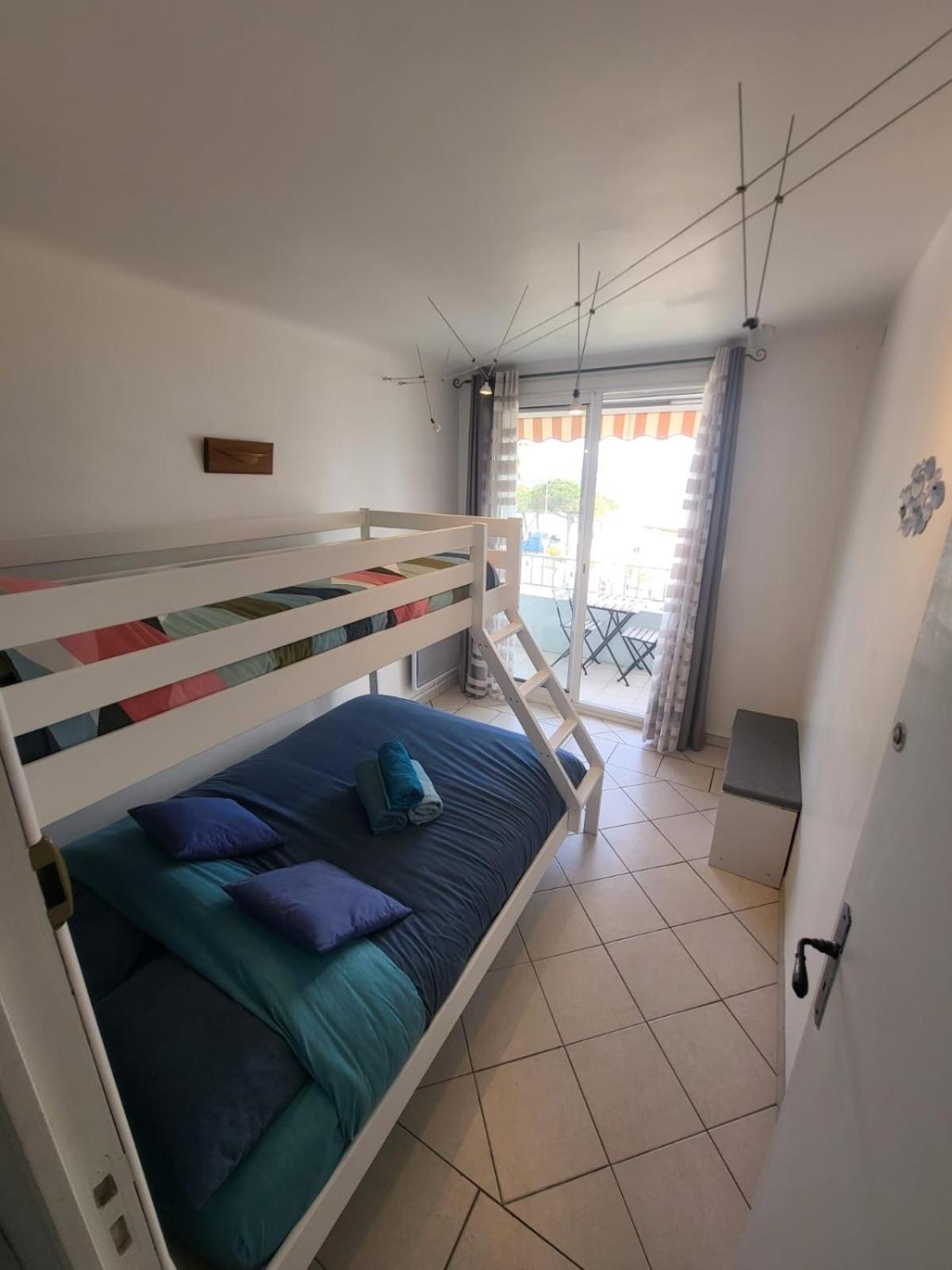 T3 Sur La Plage Vue Feerique Mer,Wifi, Parking Inclus , Clim La Ciotat Eksteriør billede